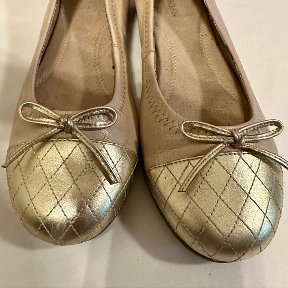 AEROSOLES Shoes - AEROSOLES Beckon Comfort Women’s Ballet Flats Size 8.5 Cream/ Gold Toe
